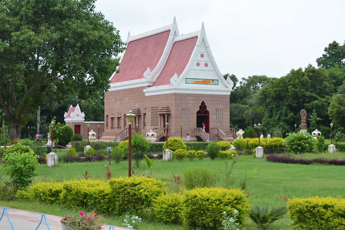 Thai Temple Sarnath Varanasi (2)